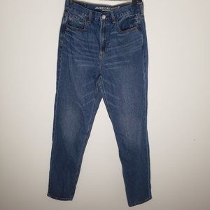 American Eagle High Waisted Mom Jeans Size 6 Long
